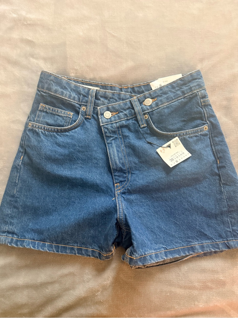 Zara Blue Crossed-Waist Mom Bermuda Jeans